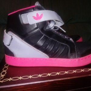 Adidas APE 779001 HI Top Mens sz 10.5